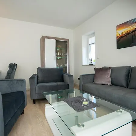 Max & Moritz 6 Διαμέρισμα *